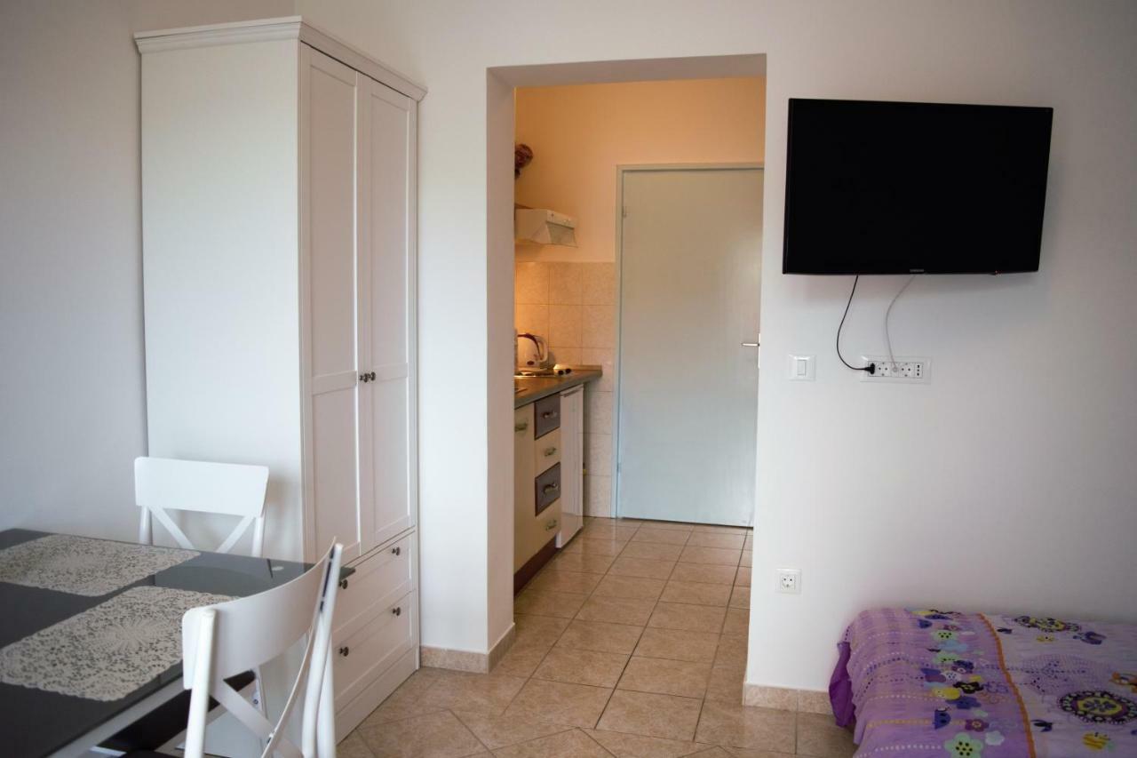 Leela Apartment *